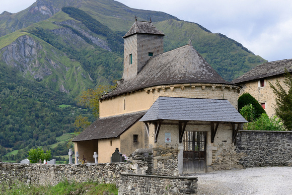 In the hamlet of Assouste, Ossau Valley above Laruns this small Romanesque chapel dates from the twelfth century - Its vault is classified as historical monuments.