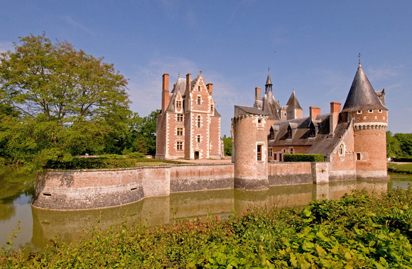 Le château de Moulin, "Pearl of the Sologne" commune de Lassay-sur-Croisne (Loir-et-Cher)